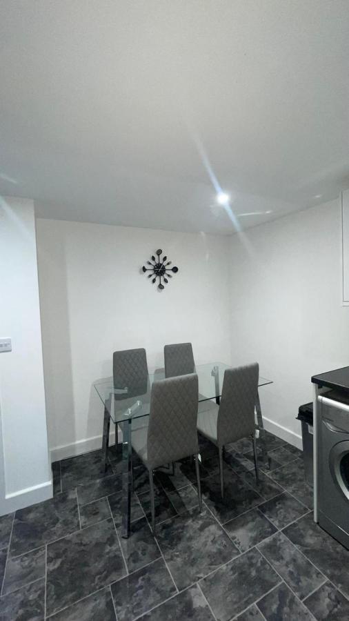 2 Bed Room Luxury Apartment In Old Kent Road Londýn Exteriér fotografie
